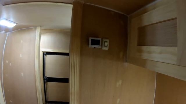 How My Shuttle Bus Was Built In 90 Days- Starring Howie Roll !! смотреть онлайн