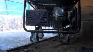 Запуск бензинового генератора Huter DY 5000L зимой после 6 месяцев простоя .