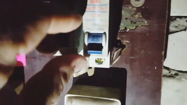 Автоматы выключены, свет горит. Короче шарахнуло током в гараже. смотреть онлайн