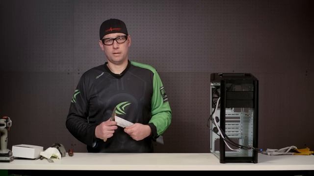 GeForce Garage: Antec 900 Series, Video 2 – How To Install a Motherboard Skirt смотреть онлайн