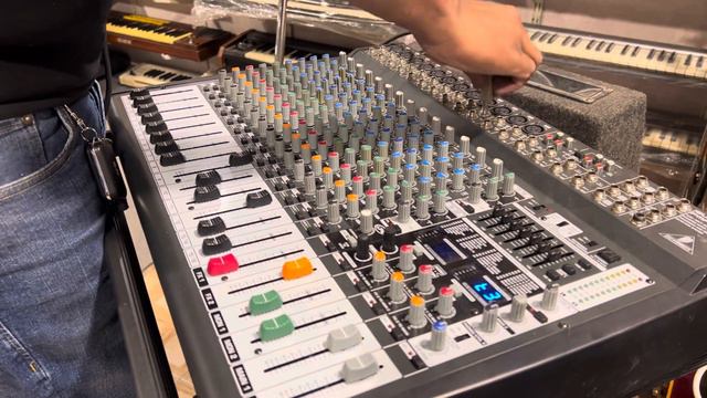 Behringer PMP5000 – 20 Channel Audio Mixer ( Wilsons music instruments 03371476660 ) смотреть онлайн