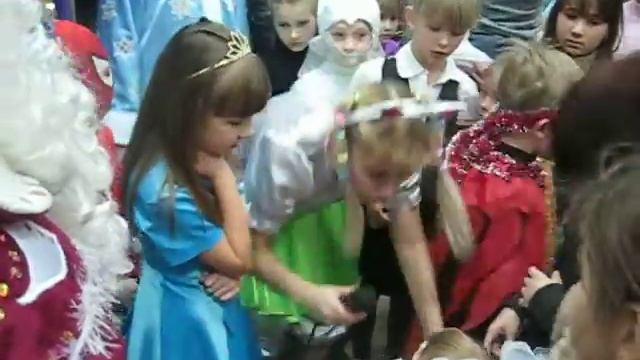 Стихи и песни для Деда Мороза смотреть онлайн