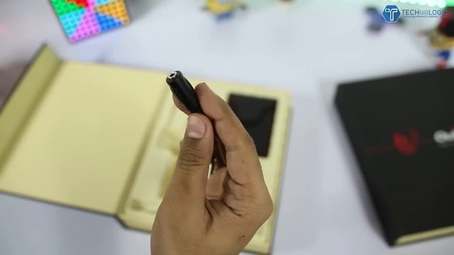 This EARPHONE Can ENCRYPT Your PHONE CALLS!!! ??? смотреть онлайн