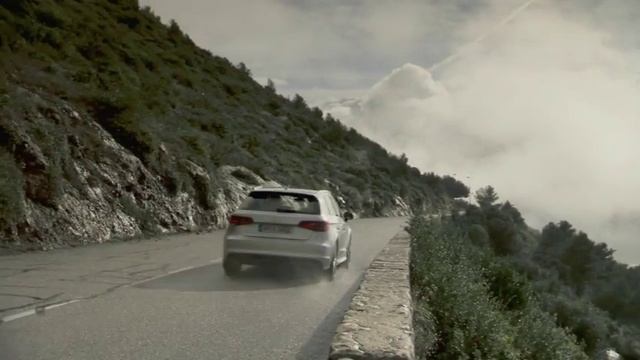 Audi A3 8V Sportback - eissilber Fahrszenen смотреть онлайн