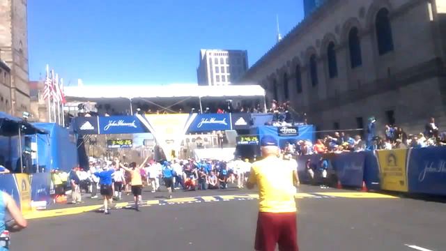2014 Boston Marathon - Boylston Finishing смотреть онлайн