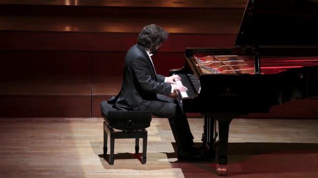 Chopin 3° ballade : Nicolas Celoro piano Salle Gaveau смотреть онлайн