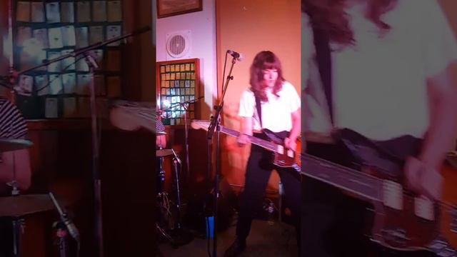Courtney Barnett "City Looks Pretty" Coburg RSL смотреть онлайн