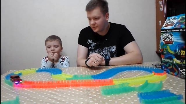 Гибкая дорога с машинкой Magic Tracks Волшебный светящийся трек принимающий любые формы смотреть онлайн