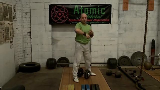 Dumbbell Swing Technique смотреть онлайн
