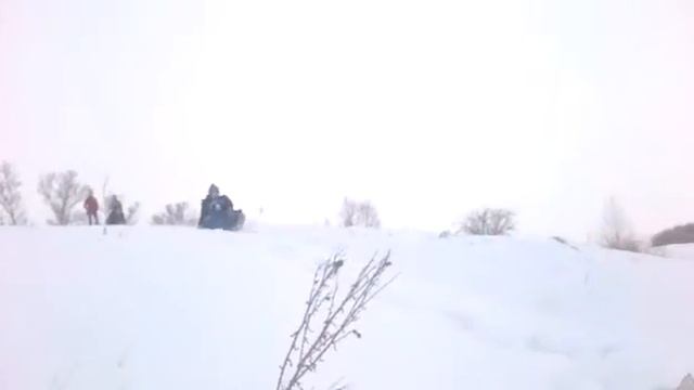 Я и мои друзья на горке#веселье#падения#хорошопроведённыйдень))) смотреть онлайн