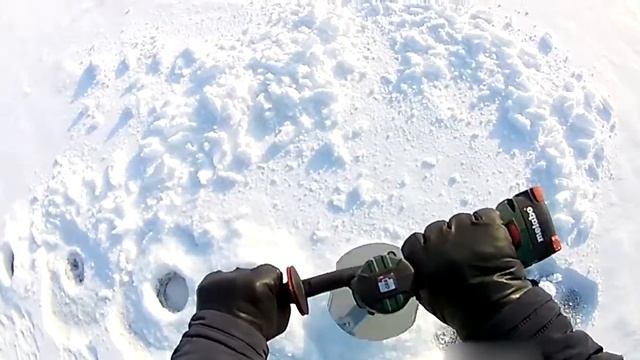 Какие ножи лучше бурят лёд? смотреть онлайн