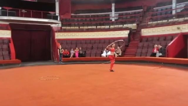 Цирковая студия Гротеск(Черновцы)Ярослава игра с хула-хупами смотреть онлайн