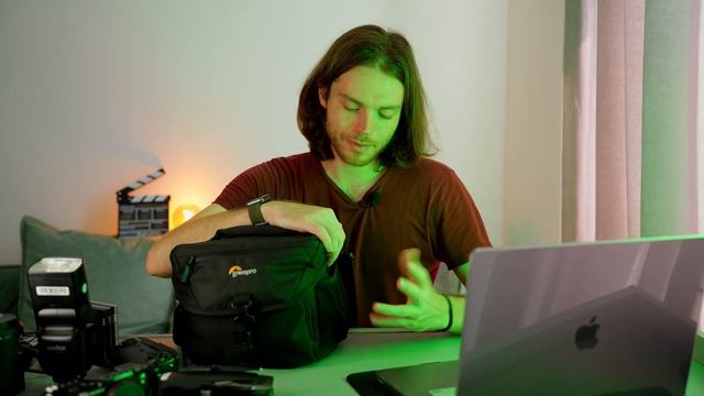 Лучшая сумка для фотооборудования и видеооборудования - Lowepro Nova 180 AW II смотреть онлайн