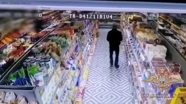 Вор с ножом в "Пятёрочке" в Калининграде смотреть онлайн