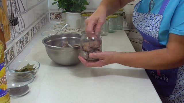 КОНСЕРВЫ из свежемороженной СЕЛЬДИ в МАСЛЕ смотреть онлайн