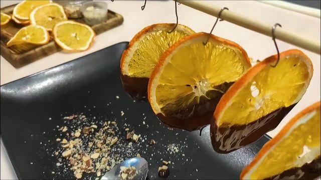 АПЕЛЬСИНЫ В ШОКОЛАДЕ. ЦУКАТЫ В ТЁМНОМ ШОКОЛАДЕ. Полезный и простой десерт смотреть онлайн