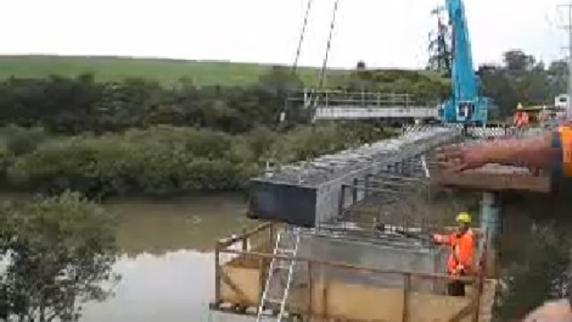 Кран упал в воду смотреть онлайн