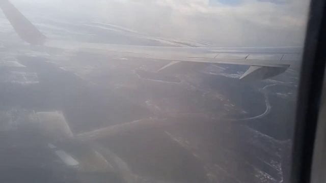 Взлёт самолёта из аэропорта Пулково (вид из иллюминатора) смотреть онлайн