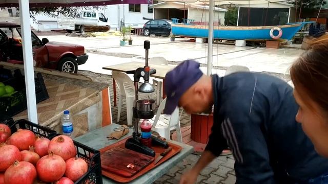Так делают гранатовый сок в Турции смотреть онлайн