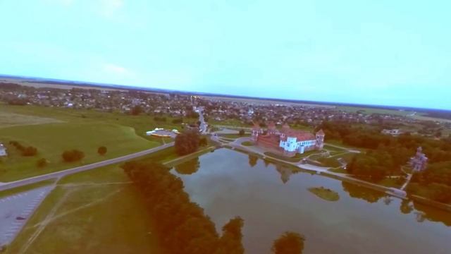 Около Мирского Замка смотреть онлайн