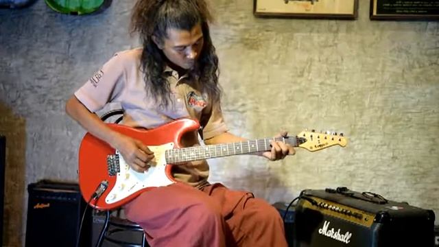Lotus Guitar смотреть онлайн