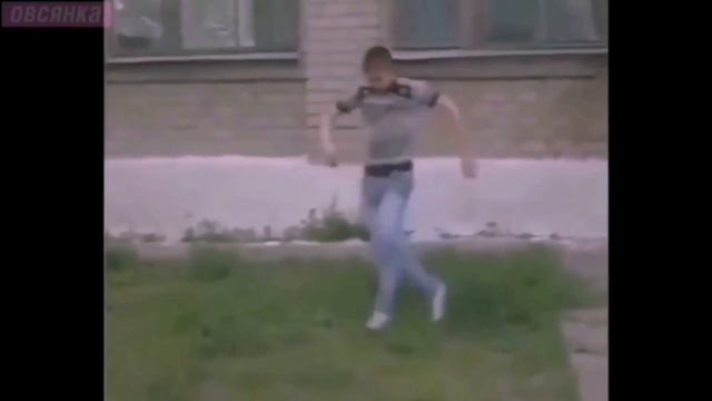 чувак жёстко и круто флексит под Я ЛЮБЛЮ МАЙНКРАФТ смотреть онлайн