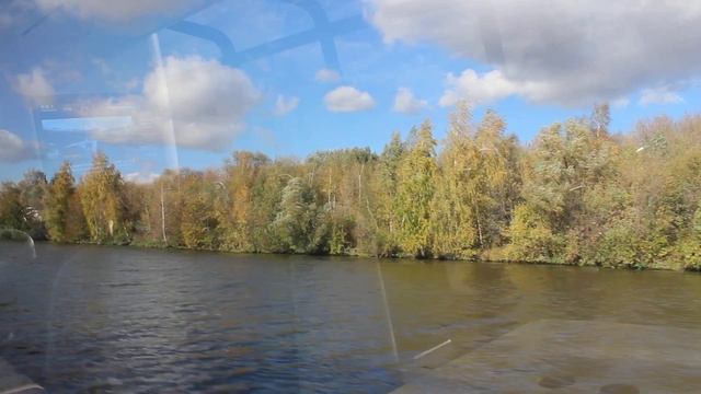 Осень на Москве-реке - плывем на электросудне из Печатников и любуемся красивыми видами из окна!