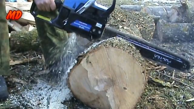 Свечи зажигания на бензопиле и топливная смесь