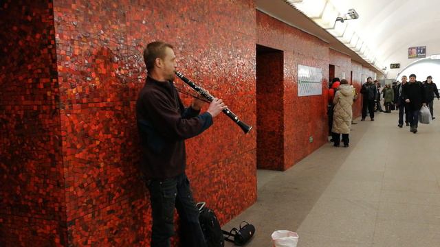 #СашаКира. Своим ходом по СПб. Спасито в метро. смотреть онлайн
