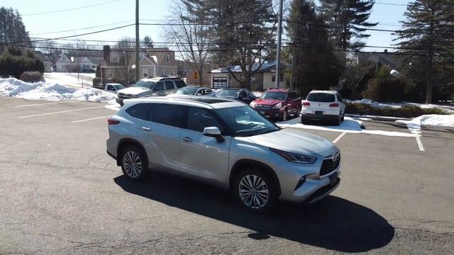 2022 Toyota Highlander Hybrid Platinum Bristol, CT | Stock # NT228245 смотреть онлайн