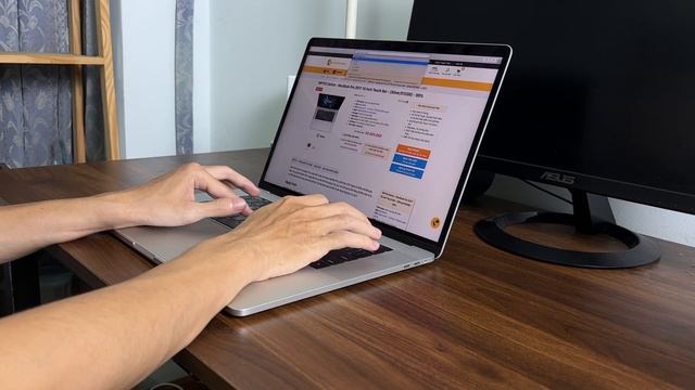 Đánh giá MacBook Pro 15-inch 2017: Màn hình lớn tạo lợi thế смотреть онлайн