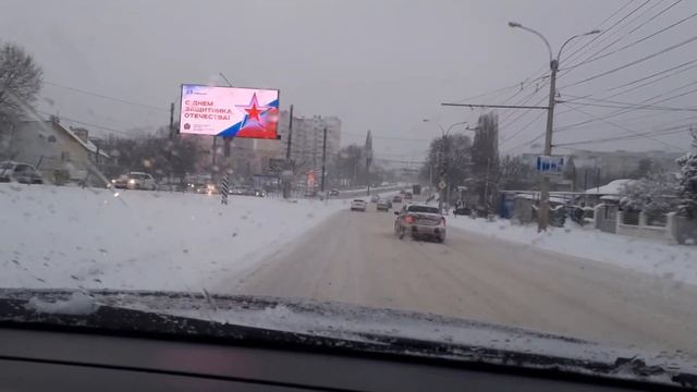 Симферополь завалило снегом 8 утра 19.02.2021.Проспект Победы.Крым. смотреть онлайн