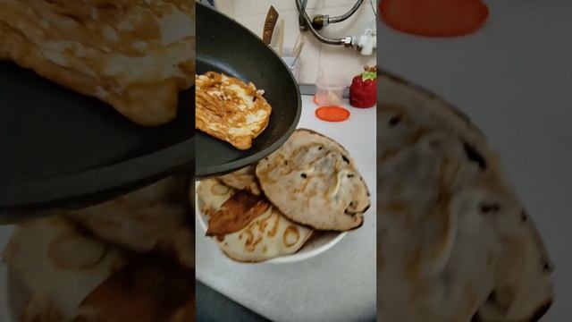 учёные нашли следы присутствия блинов на Марсе (Шучу это просто фото не удачного блина) смотреть онлайн