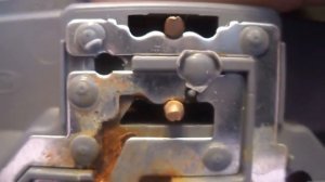 Причина легкого свечения светодиодов в салоне