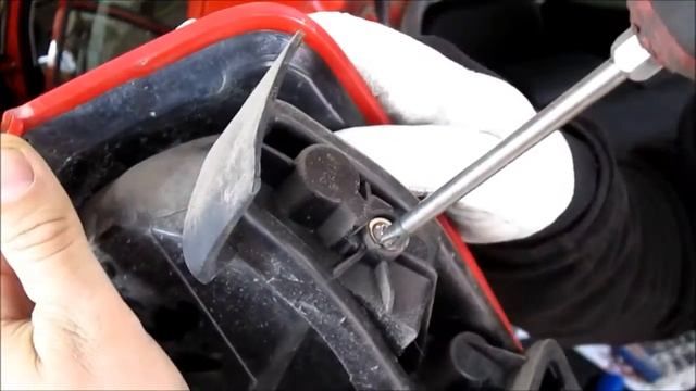 Fiat Grande Punto - Tail Light Bulb Replacement