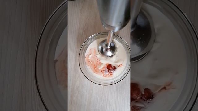 ЙОГУРТ клубничный смотреть онлайн