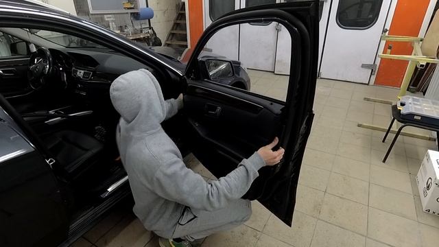 Как снять обшивку двери Mercedes-Benz W212 | Removing The Door Card Mercedes