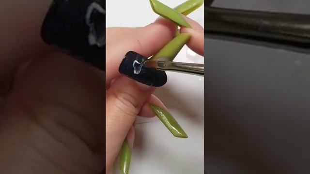 Лепка черным пластилином Nailico смотреть онлайн
