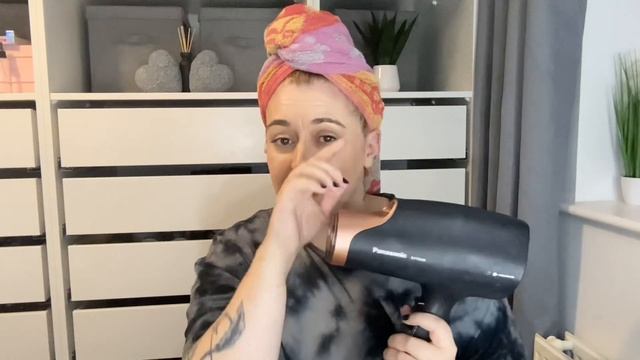 The Vivids Garnier Color Sensation Hair Dye / Testing & Reviewing Hair Dye / Dyeing My Hair Silver