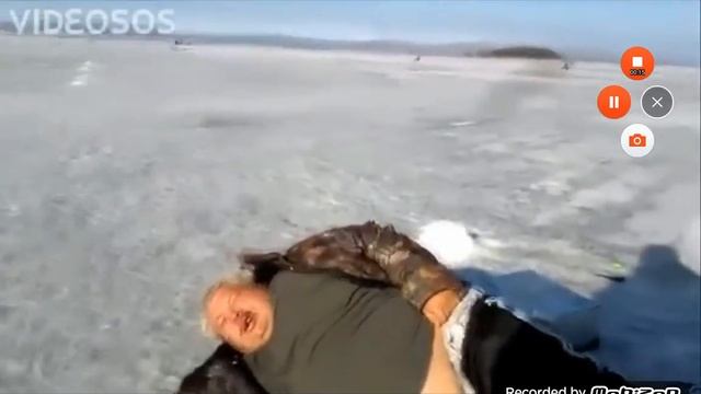 Рыбак ловит рыбу смотреть онлайн