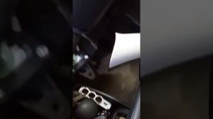 Как снять рукоятку с рычага переключения передач Рено Кангу-2