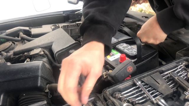 2008 Toyota RAV4 new battery installed no more battery light on dash смотреть онлайн
