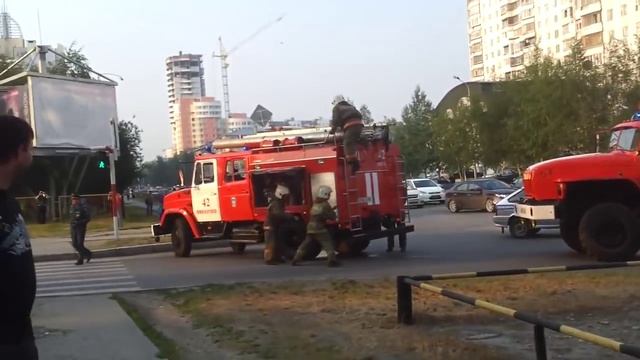 Пожар! Пожарные в действии! Тушение пожара смотреть онлайн