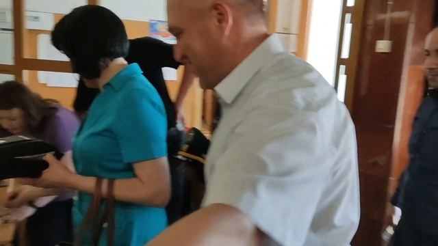 Как жителя Колывани не пустили на 30 сессию Колыванского Совета депутатов 02/06/2023 смотреть онлайн