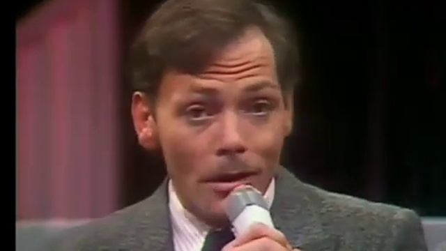 P Sabatier interview H.Verneuil, P. Dewaere,Mel Ferrer,pour le film Mille milliards de dollars 198 смотреть онлайн
