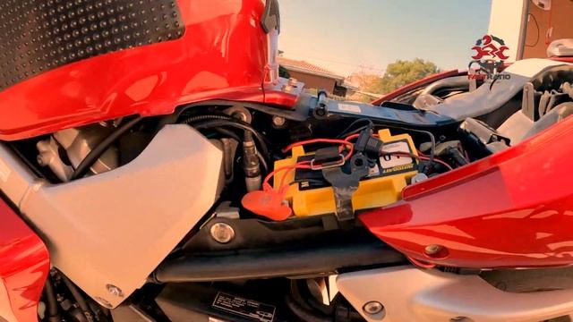 Honda VFR800 Lithium Battery Upgrade смотреть онлайн