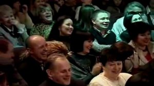 Дмитрий Макаренко поздравляет Алексея Ледяева