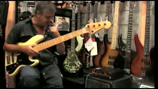 GALLIEN KRUEGER GK NEO 112 + LITTLE MARK 250 смотреть онлайн