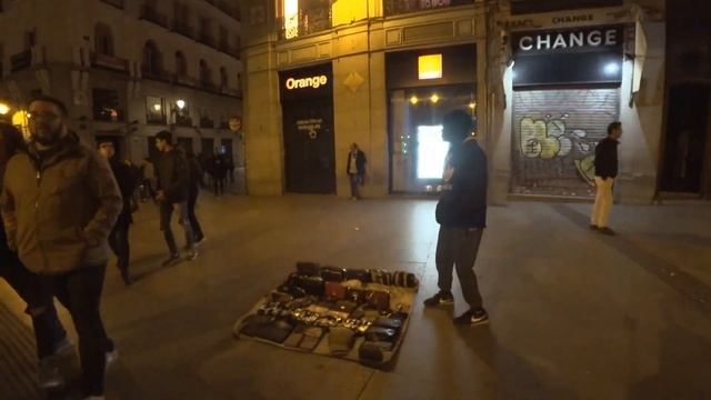 НОЧНОЙ МАДРИД ??КУПИЛА GUCCI? площадь"PUERTA DEL SOL" смотреть онлайн