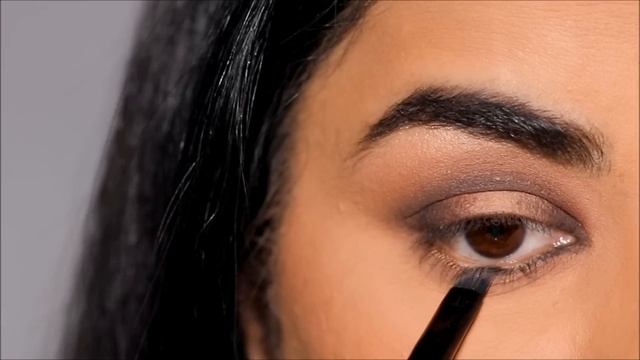 How do you do a halo smokey eye makeup look? смотреть онлайн